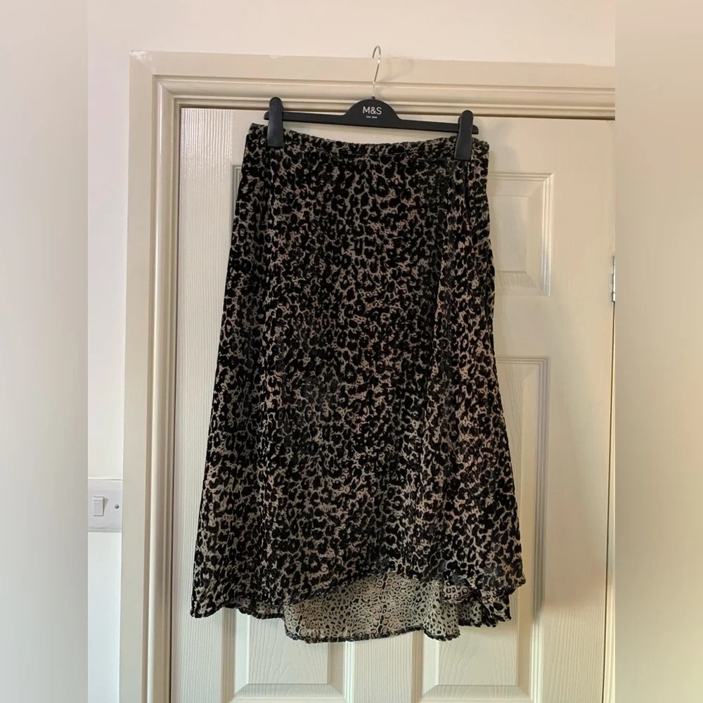 Marks and Spencer Size 12 Skirt Animal Print Long Flare Velvet Womens - Picture 6 of 8
